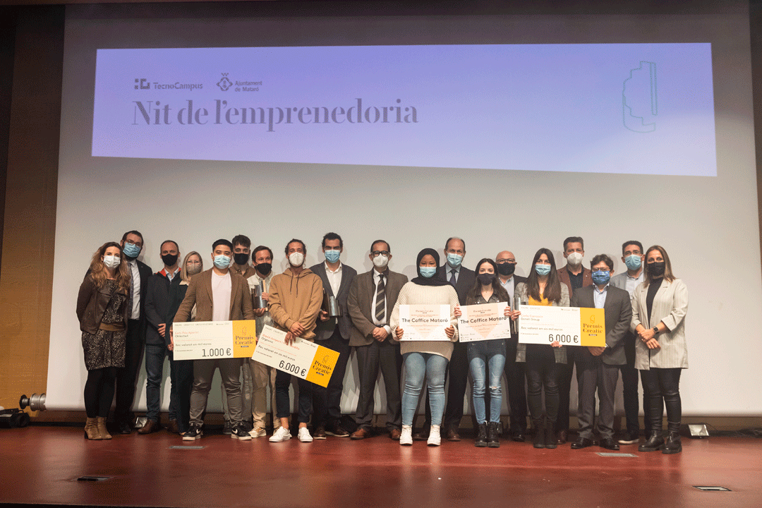 Foto de família de tots els prmeiats en els Premis Creatic 2021