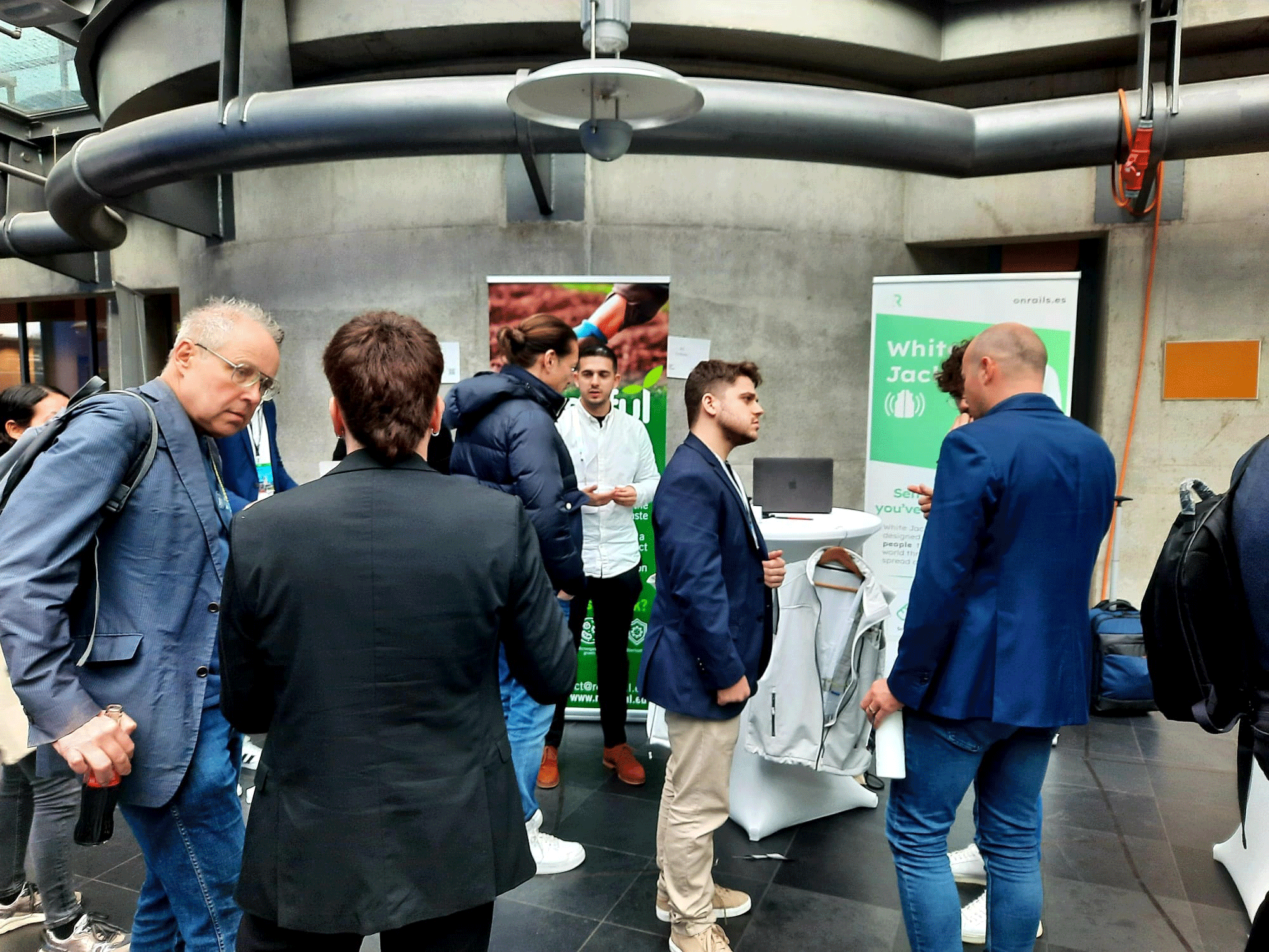 On-Rails-Estand