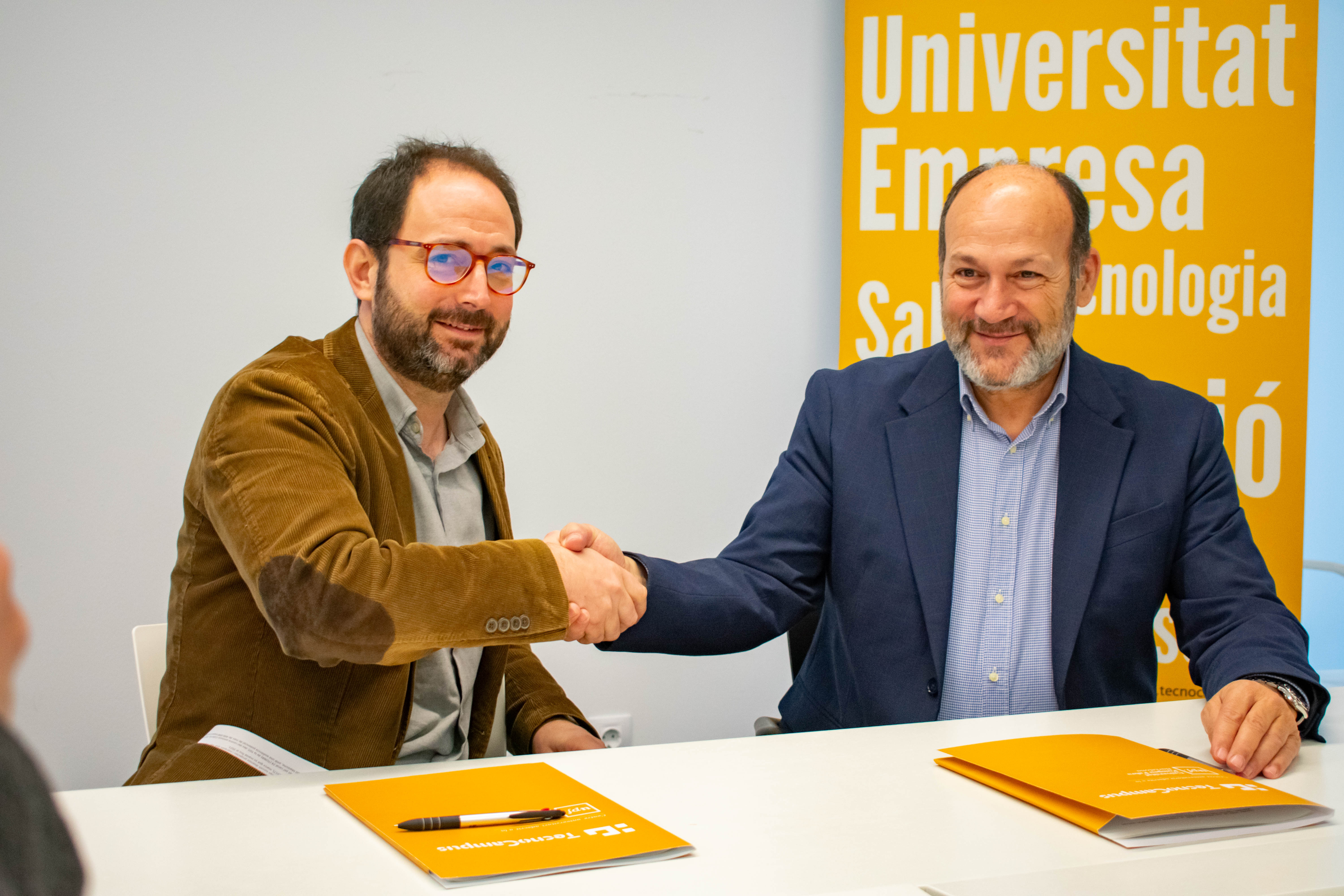 Firma conveni entre tvmataró i el TecnoCampus