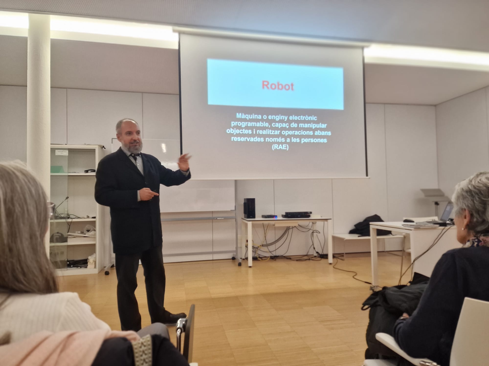 conferència a Girona sobre IA del professor Ojeda