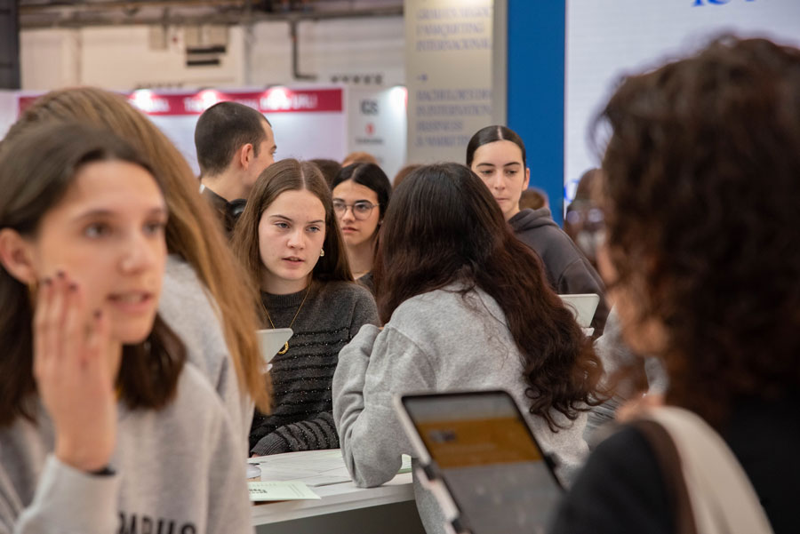 estudiants salo ensenyament