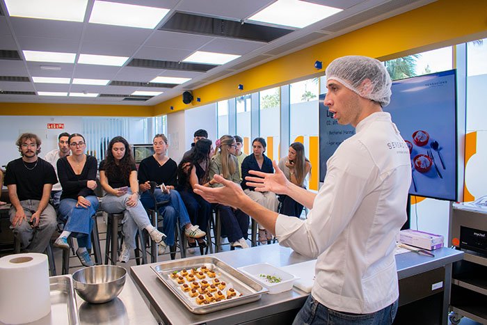 taller showcooking a càrrec de Sorli Emocions