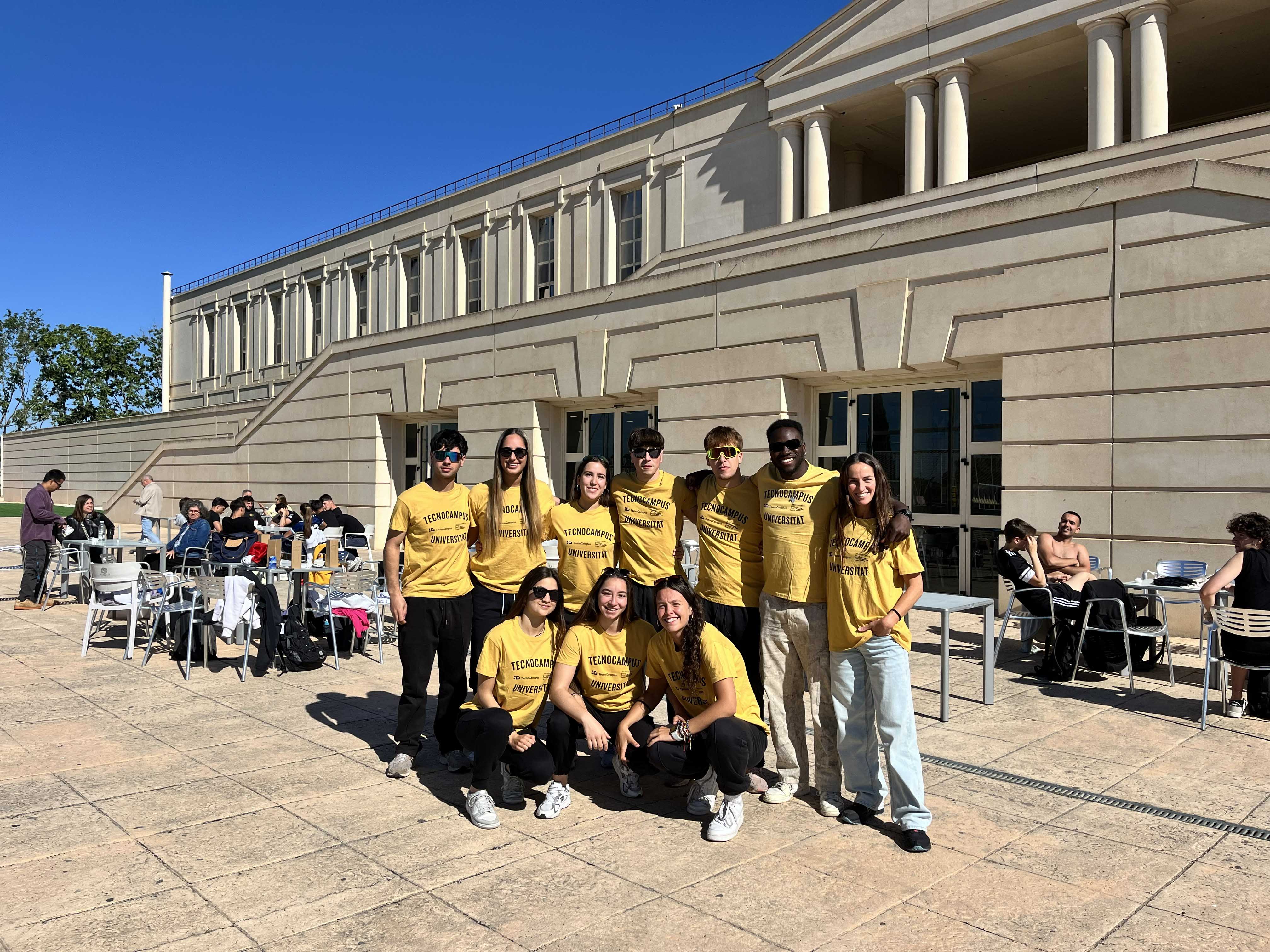 Un grup d’estudiants de CAFE del TecnoCampus debuta a la Gimnastrada Catalana amb una coreografia de dansa a l’INEFC Barcelona